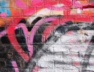 Смольный объявил войну граффити: за неделю власти намерены осмотреть все проблемные объекты