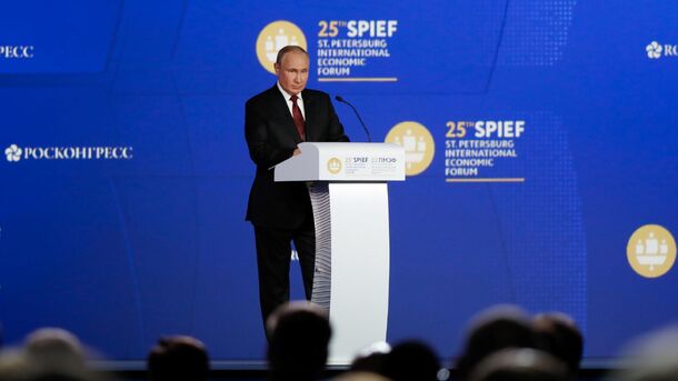 Путин поблагодарил российское бизнес-сообщество за преодоление последствий санкций