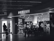 Минфин предложил продавать алкоголь в duty free в аэропортах пассажирам внутренних рейсов