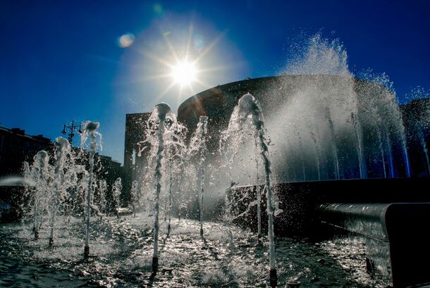 Работу фонтанов в центре Петербурга продлят на четыре часа с 26 по 31 июля