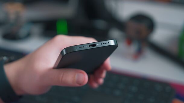 В Госдуме одобрили поправку о запрете использования телефонов в школах