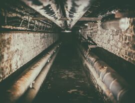 Диггеров берут в оборот: в Петербурге может появиться специальный закон о подземных экскурсиях