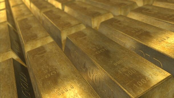 Золотые резервы России в сентябре выросли до рекордных 2,36 тысячи тонн