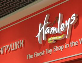 Магазины игрушек Hamleys в РФ сменят название на «Винни»