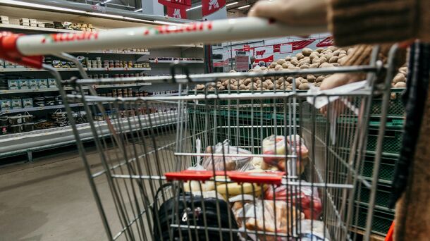 Недолив не проблема: в Минпромторге раскритиковали идею указывать цены товаров в магазинах за килограмм и литр
