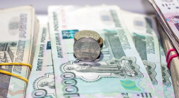 Петербургские компании стали чаще предлагать сотрудникам ежедневные зарплаты