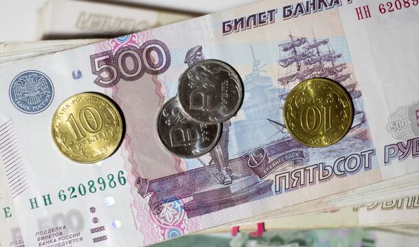 Число «не доживающих» до зарплаты россиян за два года удвоилось