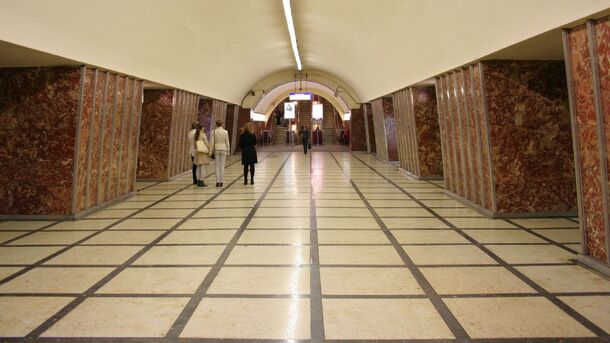 Вход на станцию метро «Московские ворота» ограничат до конца июля