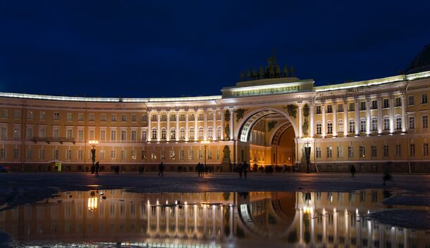 Город золотой: приезжие ожидают в Петербурге более высоких зарплат по сравнению с Москвой