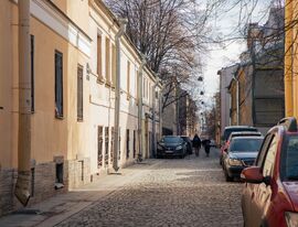 В Петербурге повысят зарплату дворникам на фоне дефицита кадров