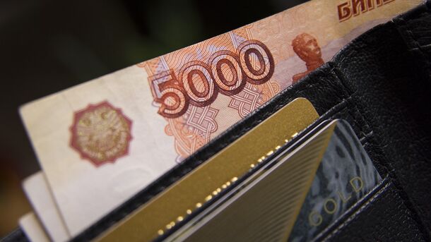 Зарплатные «аппетиты» петербуржцев выросли за год почти на 9 тысяч рублей