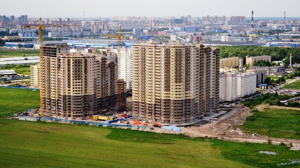 Девелоперы сократили инвестиции на покупку земли в петербургской агломерации