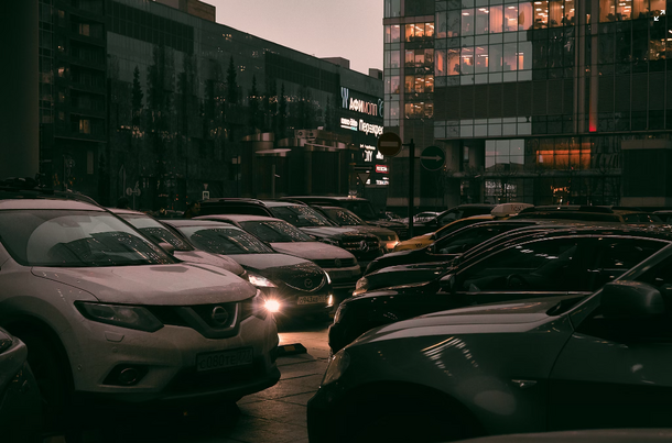 Пять зон платной парковки появятся в Василеостровском районе Петербурга