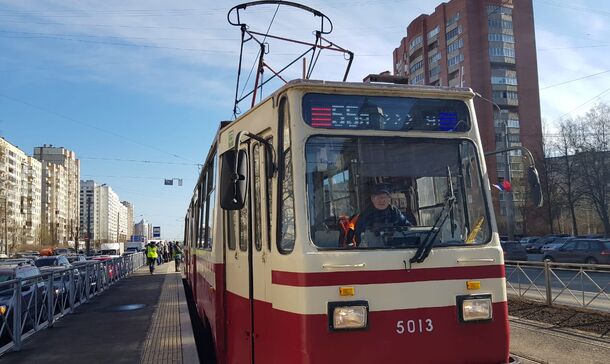 В Петербурге установили первую камеру для фиксации нарушений на трамвайных путях