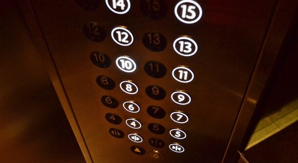 В Петербурге на ремонт более семи тысяч лифтов потратят почти 38,5 млрд рублей