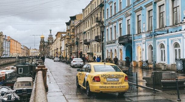 Цены на такси в Петербурге выросли на 18% по сравнению с 2022 годом