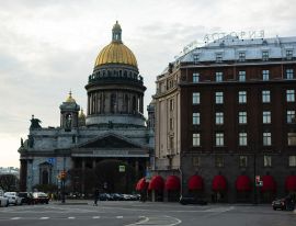 Число гостиничных номеров под управлением иностранцев в Петербурге с 2019 года упало на треть