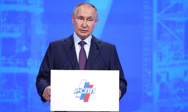 Владимир Путин: экономика РФ начала развиваться по новой модели