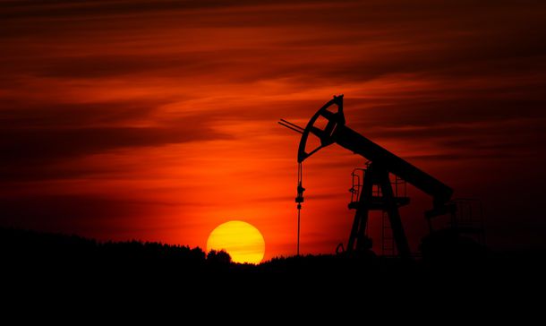 РФ в марте 2023 года добровольно сократит добычу нефти до 500 тыс. баррелей в сутки
