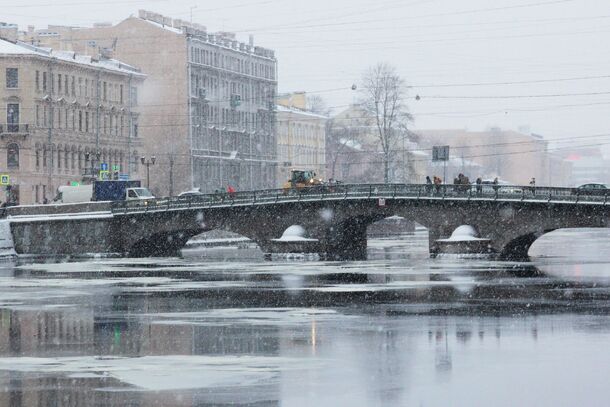 В Петербурге на два дня объявили «желтый» уровень опасности из-за метели