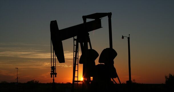 Цена нефти Brent опустилась ниже $87 за баррель впервые с 1 апреля