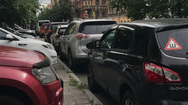 В Петербурге предприняли еще одну попытку дифференцировать плату за парковку в выходные