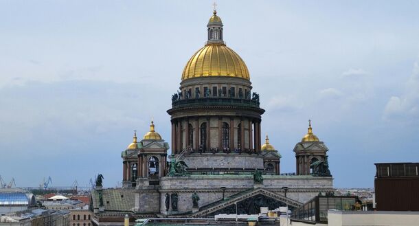 Поток зарубежных туристов в Петербурге в 2023 году вырос на 68%