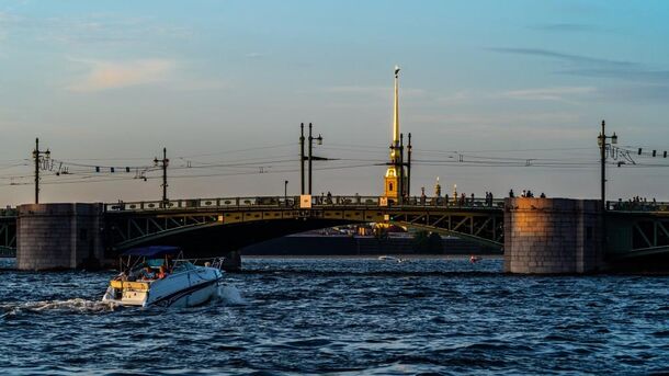 Необходимо пересмотреть подготовку кадров: эксперты обсуждают ЧП на воде в Петербурге