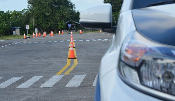 В Петербурге вдвое подорожало обучение в автошколах