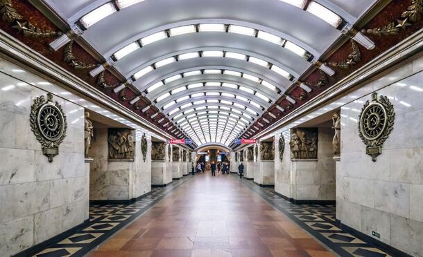 Станцию метро «Нарвская» в Петербурге могут закрыть на капитальный ремонт