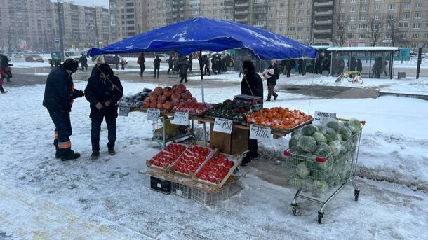 В Петербурге от нелегальной уличной торговли освободили 11 земельных участков