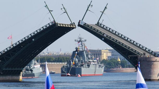 В Петербурге из-за репетиции военно-морского парада перекроют 27 участков дорог