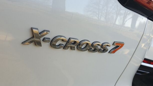 Знакомимся с новым кроссовером XCITE X-cross 7 на презентации в Петербурге