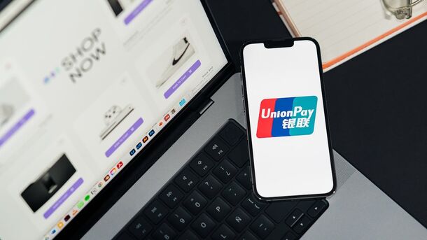 В Таджикистане перестали обслуживать карты UnionPay Газпромбанка