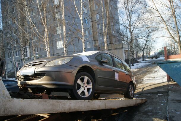 Таможня в Петербурге изъяла восемь иностранных автомобилей