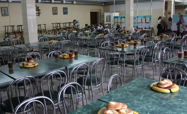 Недетский демпинг: в Петербурге идёт борьба за рынок школьного питания