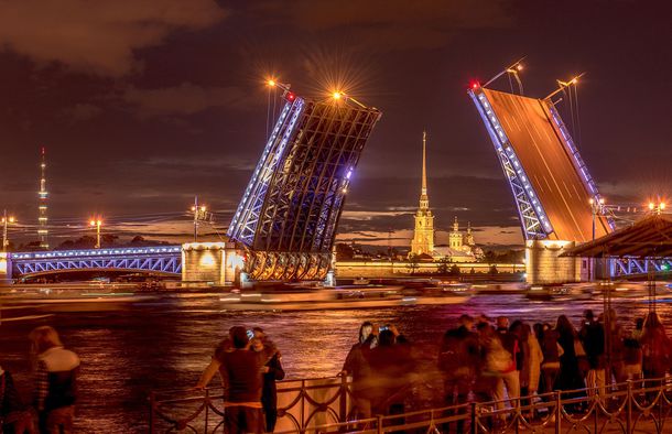 30 лет назад Ленинград официально вернул свое историческое название