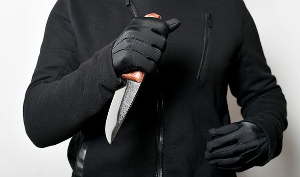 Мужчину с ножом задержали после проникновения на территорию детского сада