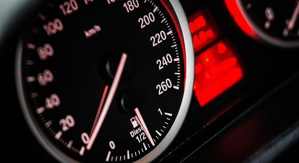 Водителей могут начать штрафовать за превышение «средней скорости»