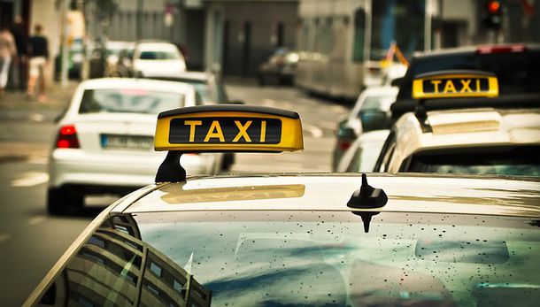 Кто виноват и что делать: о безопасности поездок в такси