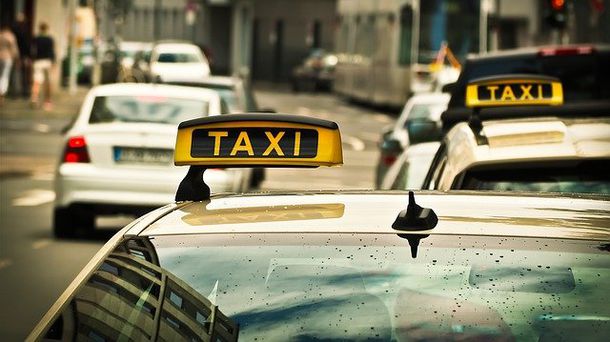 Таксисты недовольны обязательной установкой в автомобили тахографов и устройств мониторинга усталости
