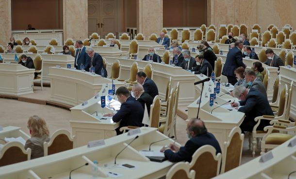 Шестой созыв петербургского ЗакСа завершил последнее заседание: самые резонансные инициативы последних лет