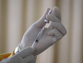 Петербургский бизнес призвал власти провести обязательную вакцинацию