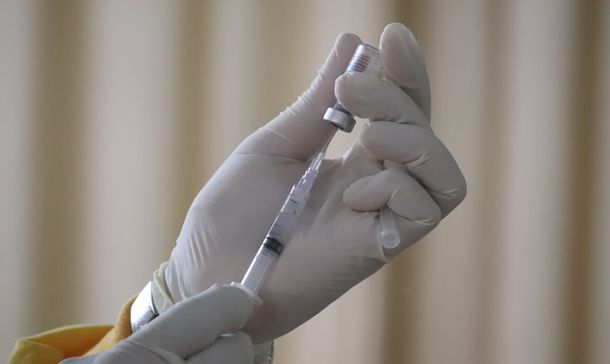 Петербургский бизнес призвал власти провести обязательную вакцинацию