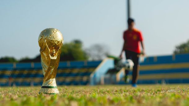 ФИФА продлила иностранным футболистам и тренерам действие права на приостановку работы в России и на Украине