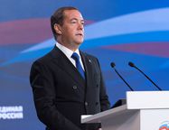 Дмитрий Медведев пригрозил Литве экономическим ответом на блокировку транзита грузов