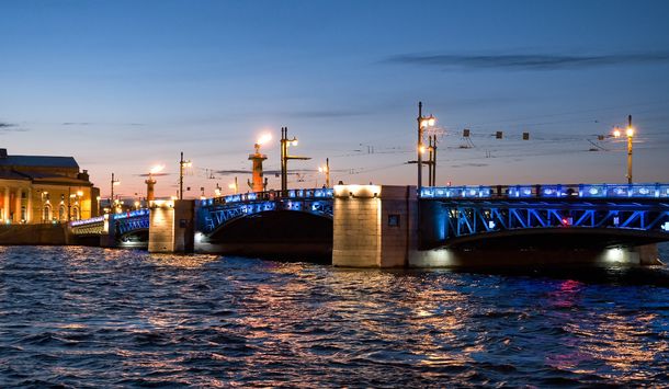 Празднование Дня Победы отменит разводку мостов в Петербурге
