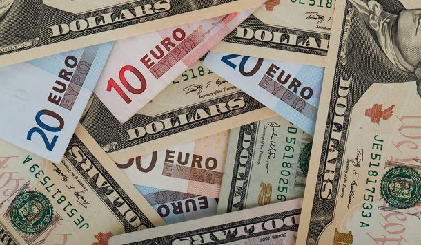 Банк России рекомендовал госкомпаниям конвертировать средства из «недружественных» валют