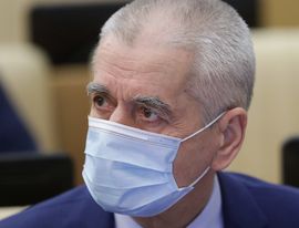 Геннадий Онищенко призвал сделать маски обязательным осенним атрибутом