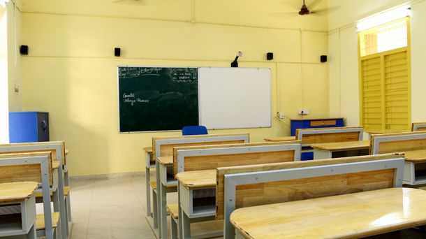 COVID-ограничения в петербургских школах отменят после весенних каникул
